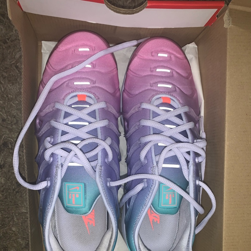 Nike Women's Sneakers in Pink and Blue